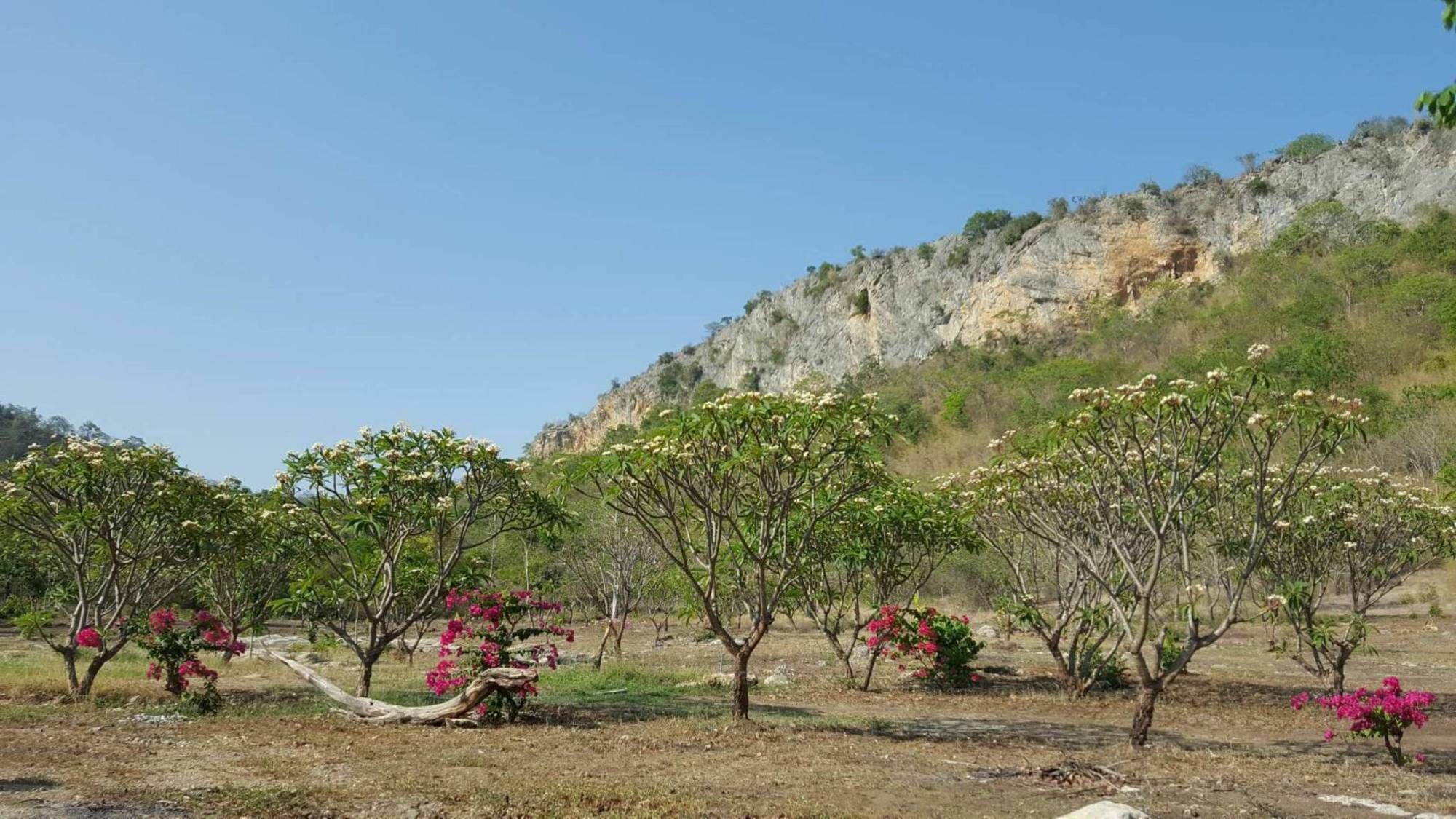 Phurang Hill Resort Kanchanaburi Exterior photo